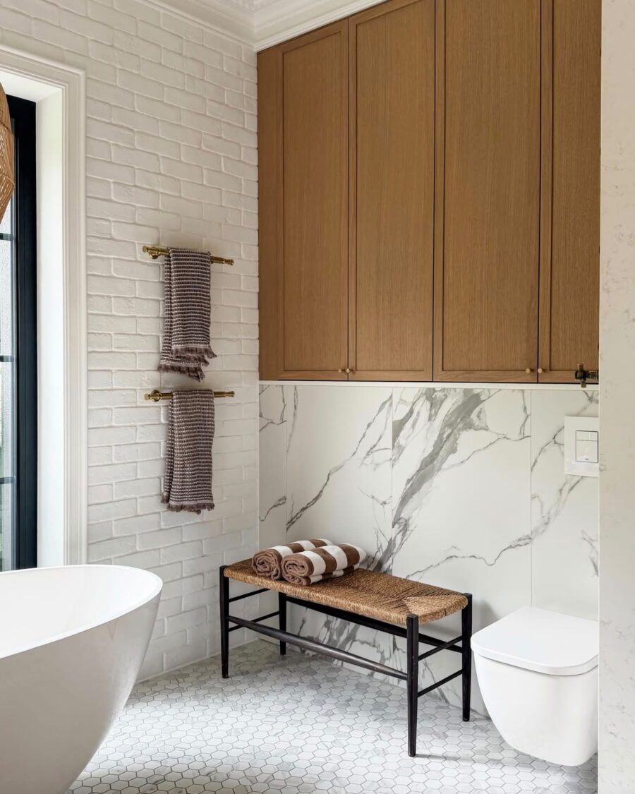 Chinoiserie and Marble Bathroom
